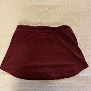 OUTDOOR VOICES EXERCISE SKORT (maroon)!